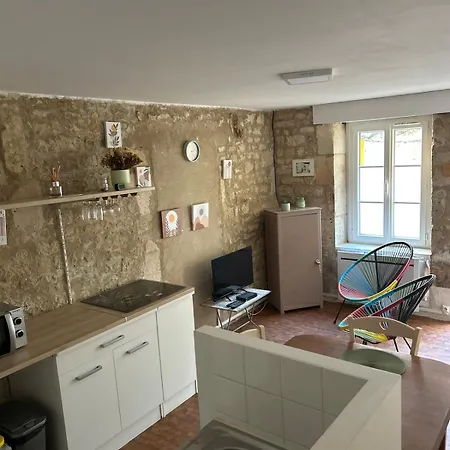 Petit Maison En Coeur De Сasa de vacaciones *